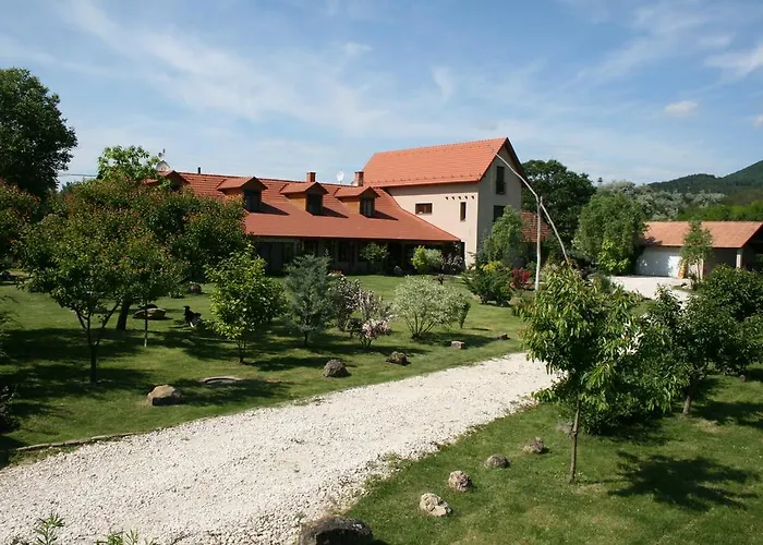Malomdulo Farmhaz