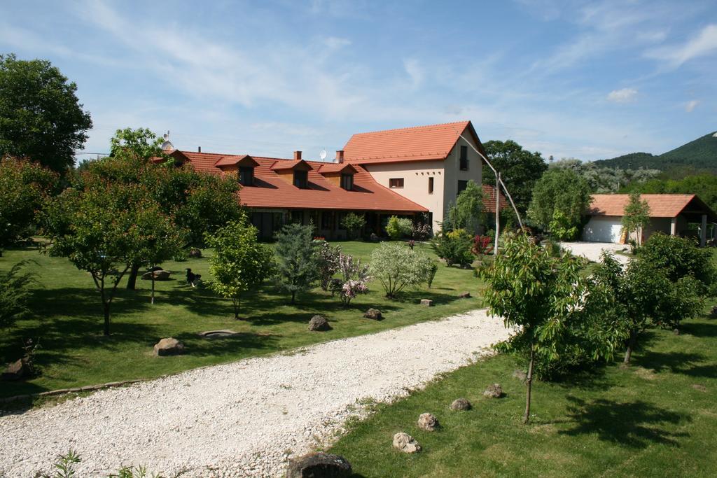 Malomdulo Farmhaz
